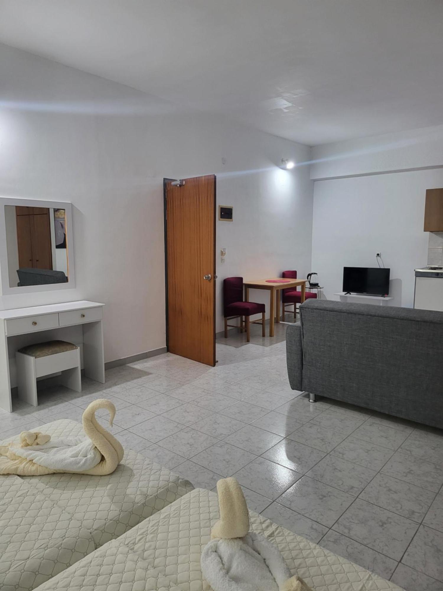 Pyrgos Hotel Apartments 2* Kremasti (Rhodes)