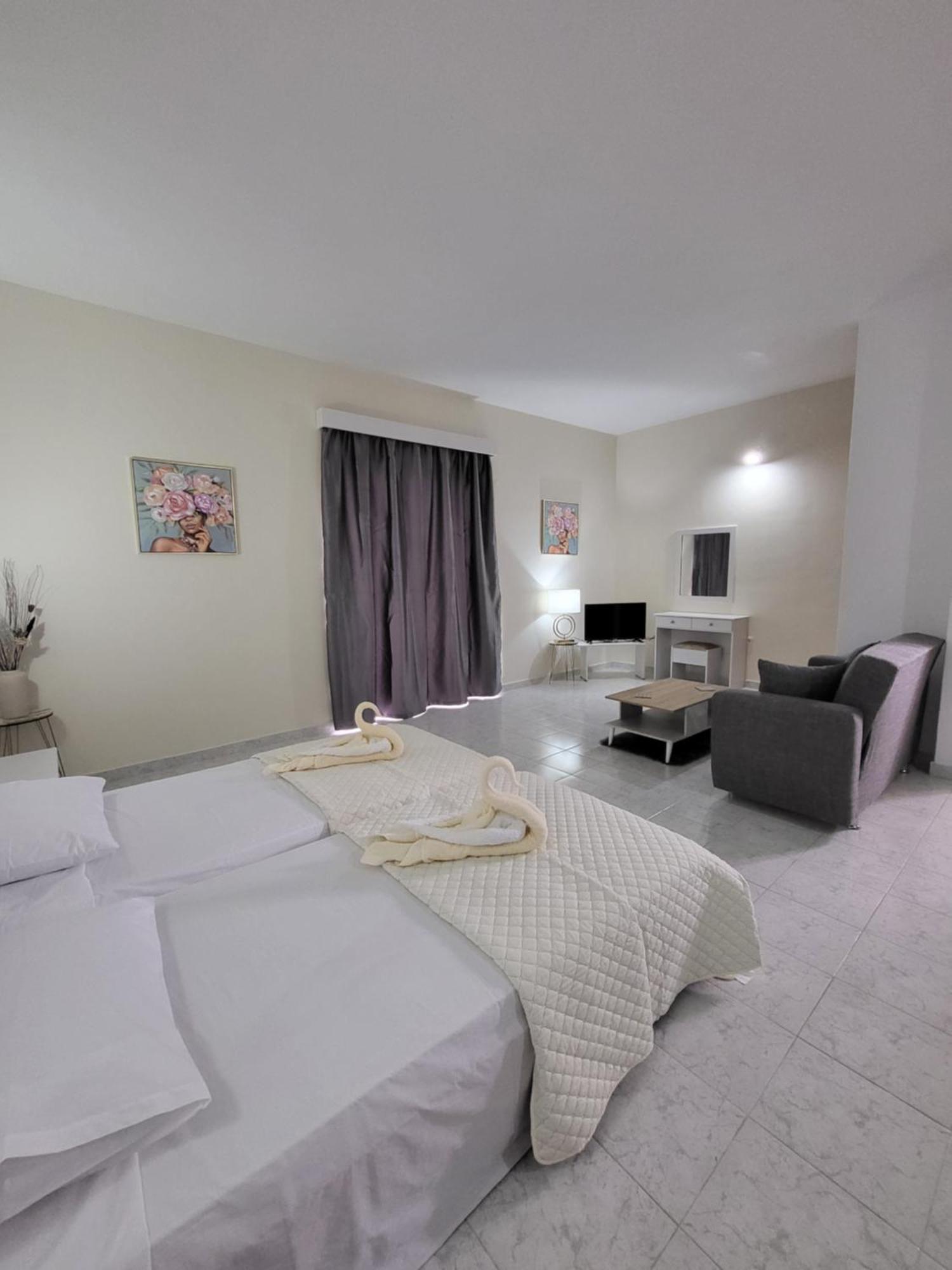 Pyrgos Hotel Apartments Aparthotel