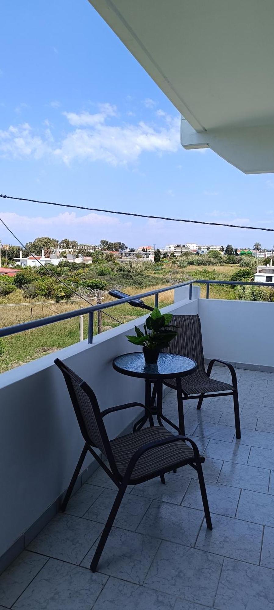Pyrgos Aparthotel Kremastí