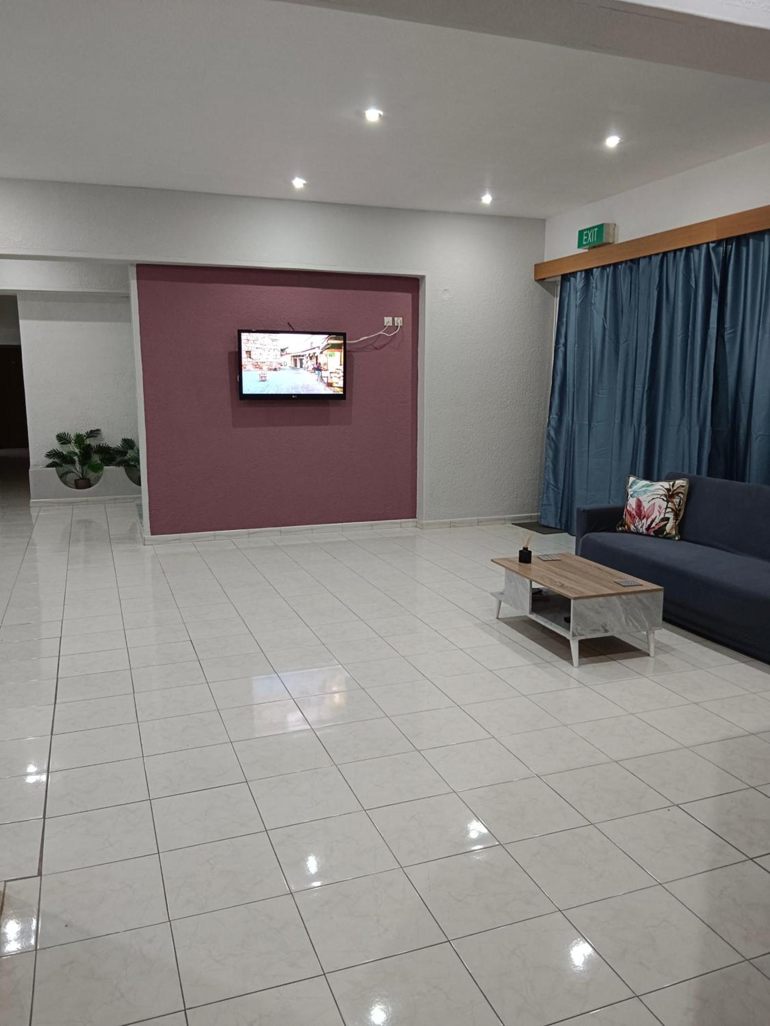 Pyrgos Aparthotel