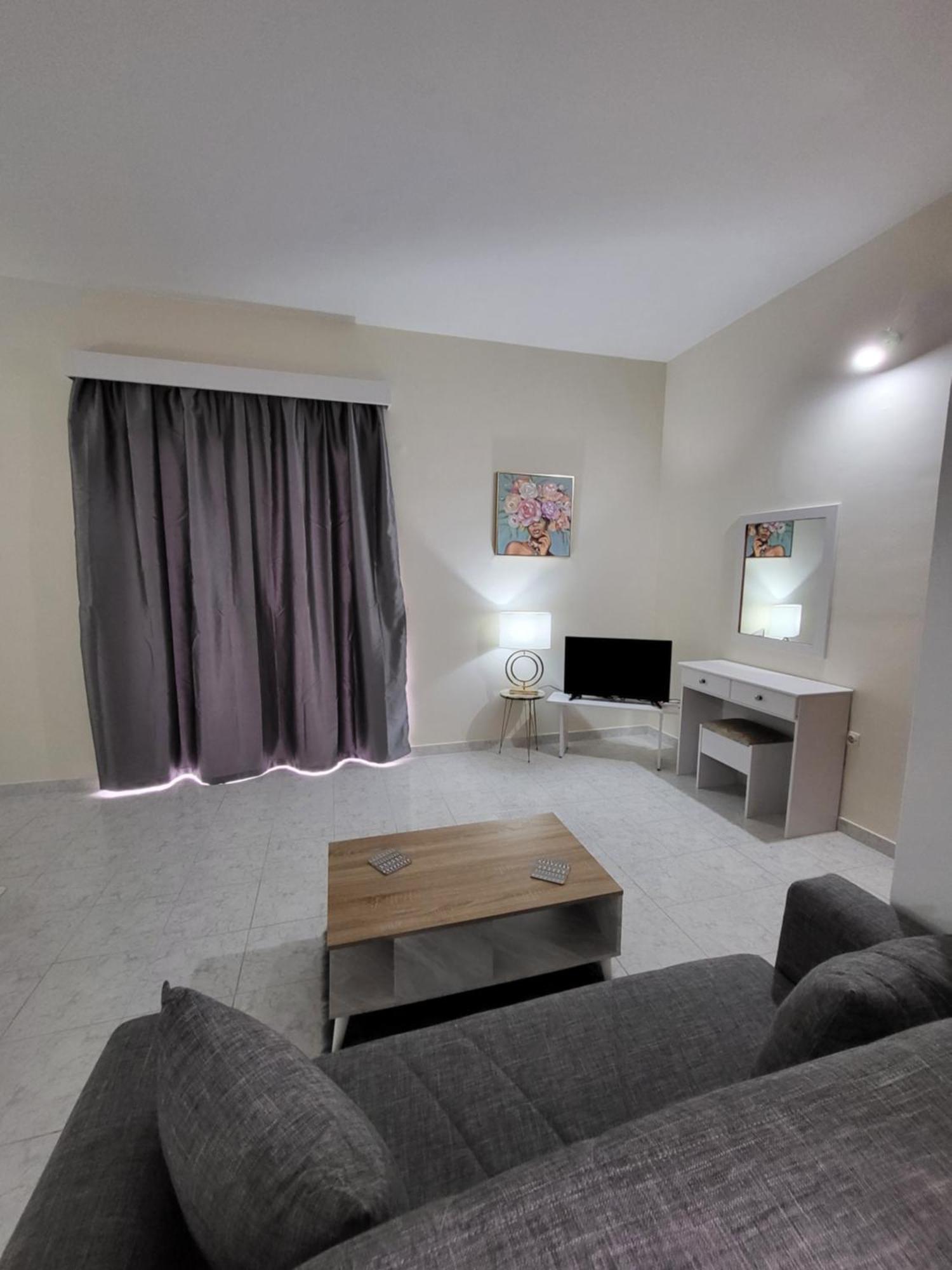 Aparthotel Pyrgos 2*