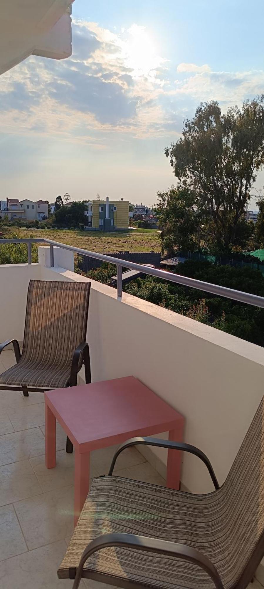 Pyrgos 2*