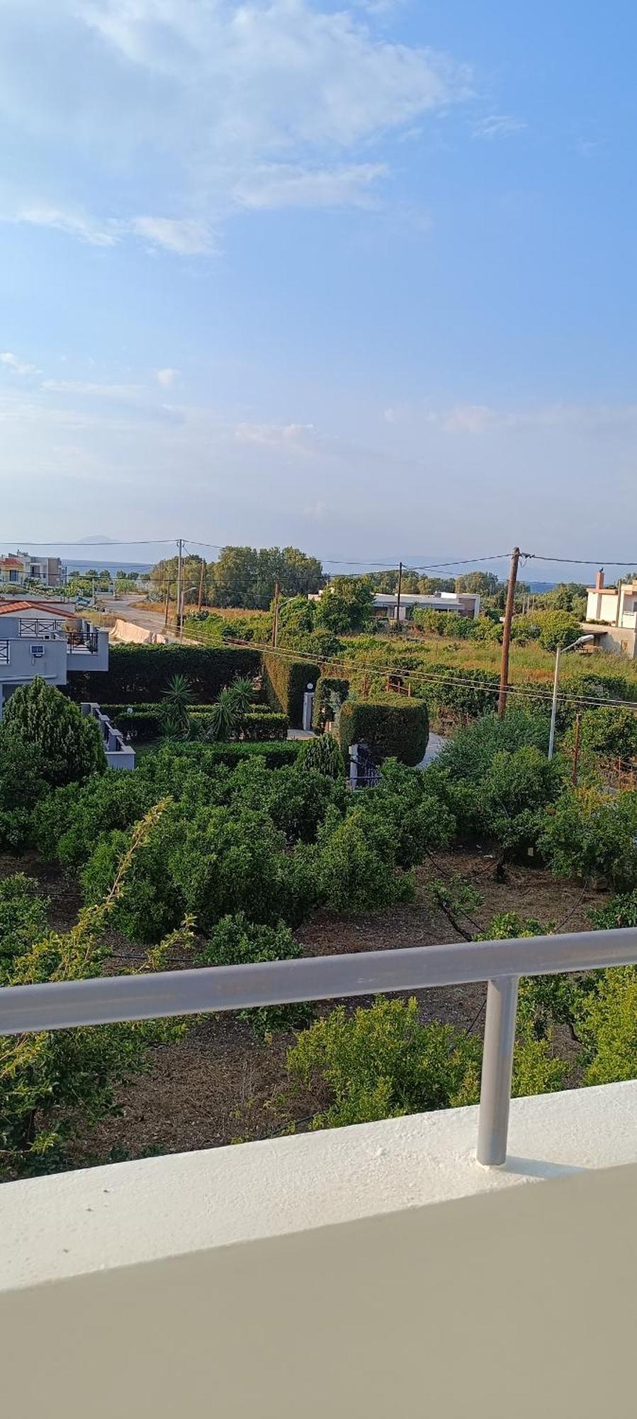 Pyrgos Aparthotel 2*